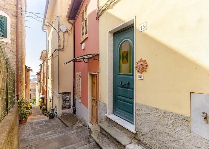 Semesterbostad Le Soleil Doree' Maison Wi-fi Vacations Lerici 5 Terre *