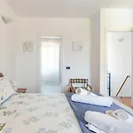 Le Soleil Doree' Maison Wi-fi Vacations Lerici 5 Terre Сasa de vacaciones *